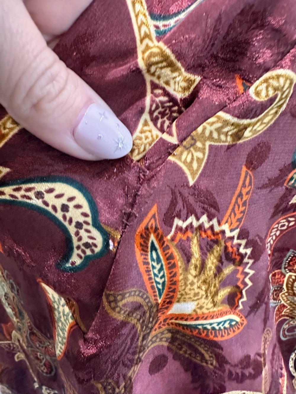 Simply Basic Vintage Boho Paisley V-Neck Kaftan in Burgundy Gold One Size - Picture 5 of 16